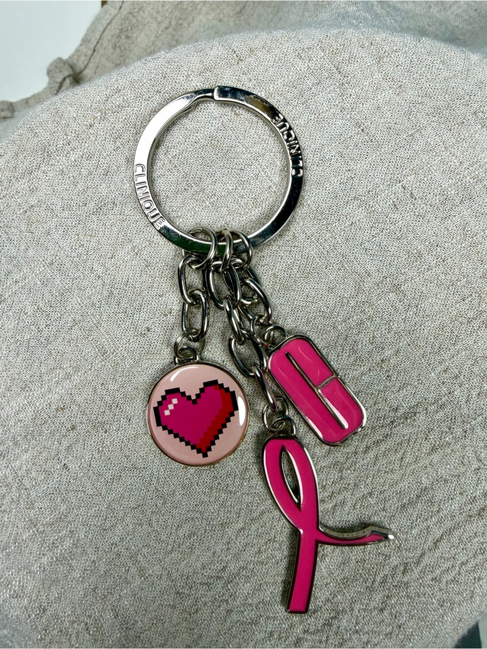 Clinique Pink Heart Pixel & Ribbon Keyring Charm